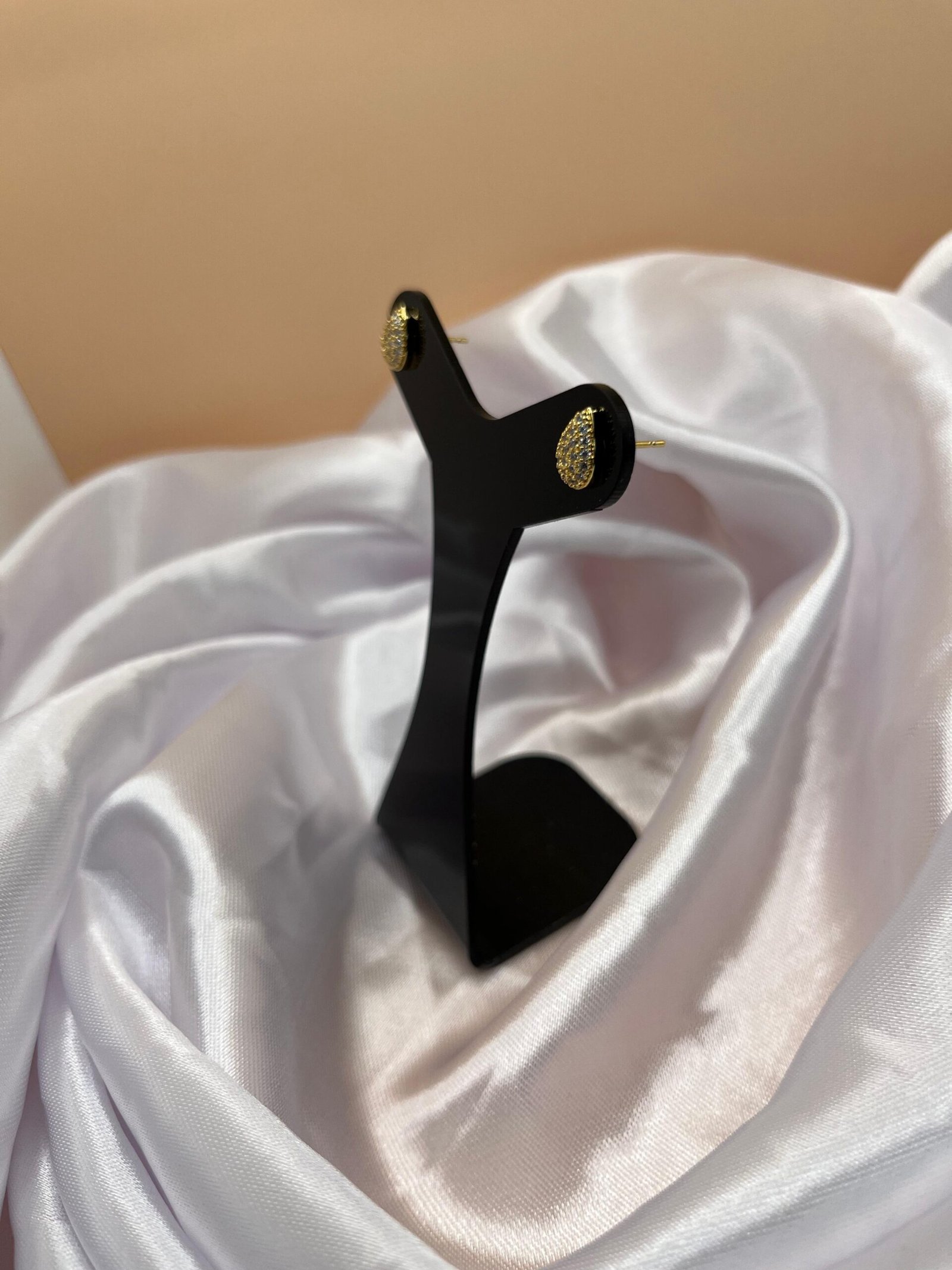 Brinco Gota Dourada Luxo - Imagem 4