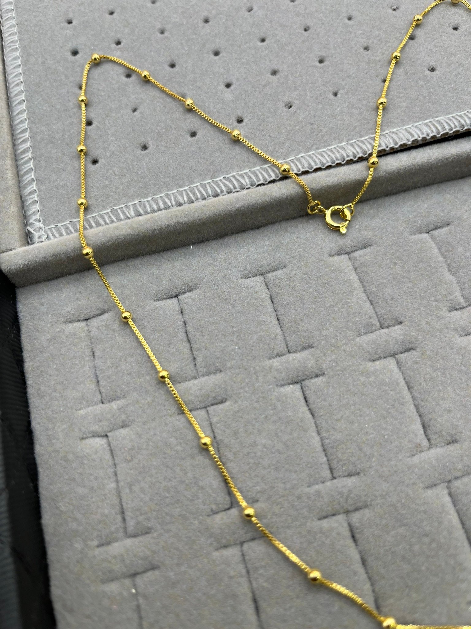 Colar Bolinhas Minimalista Folheado a Ouro - Imagem 3