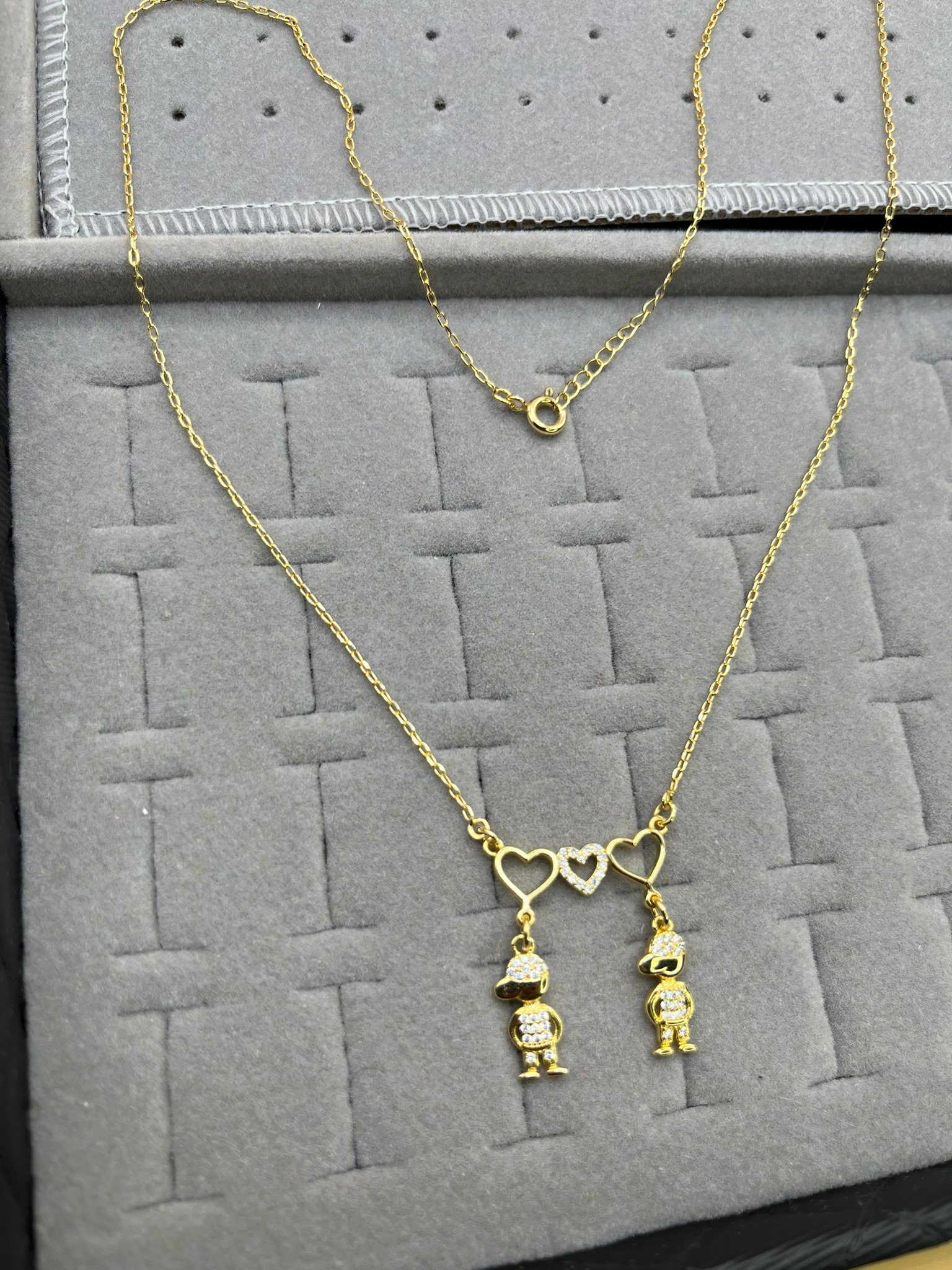 Colar Mamãe Dois Meninos Folheado a Ouro 45cm - Imagem 3