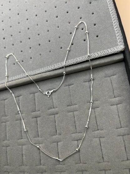 Colar Bolinhas Minimalista Prata 35cm - Imagem 2