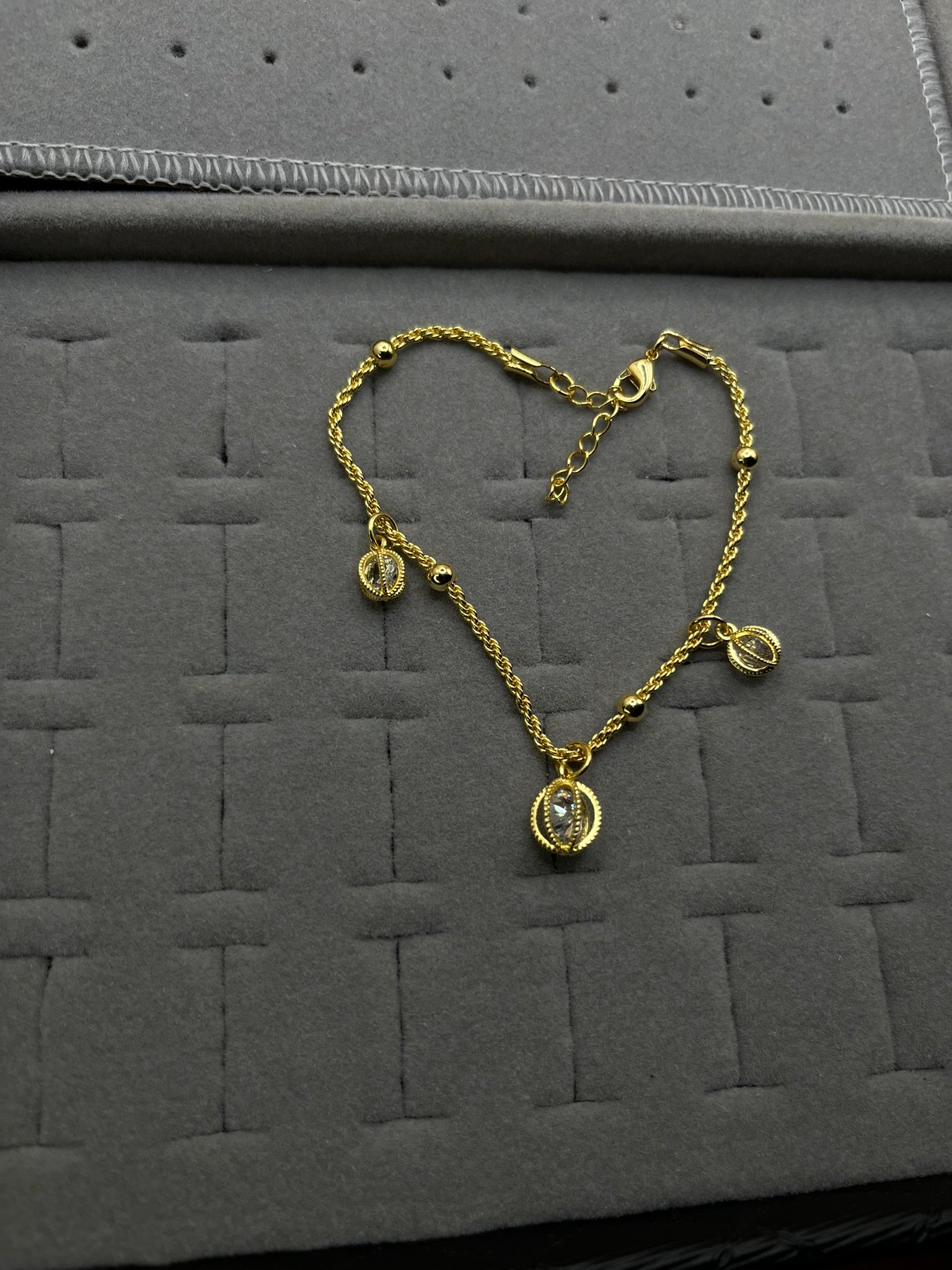 Pulseira Detalhes Esféricos – Folheado a Ouro - Imagem 3