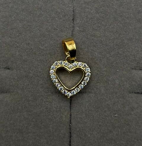Pingente Coração Vazado Cravejado – Folheado a Ouro