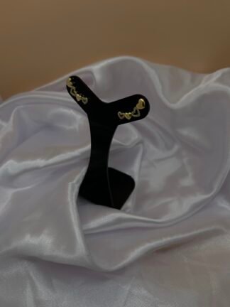 Brinco Três Corações Cravejados - Folheado a Ouro