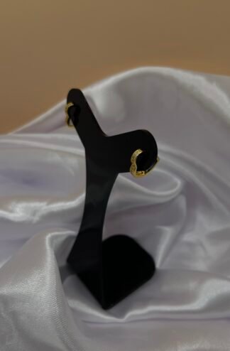 Brinco Mini Ondas Cravejado - Folheado a Ouro